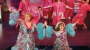 Tracy and her mother, Edna, sing in Hairspray the musical