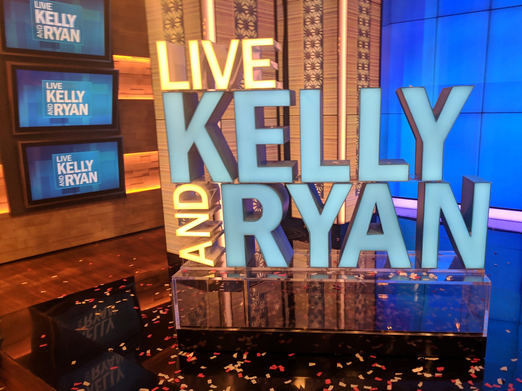 Live with Kelly & Ryan Free TV Show Tickets