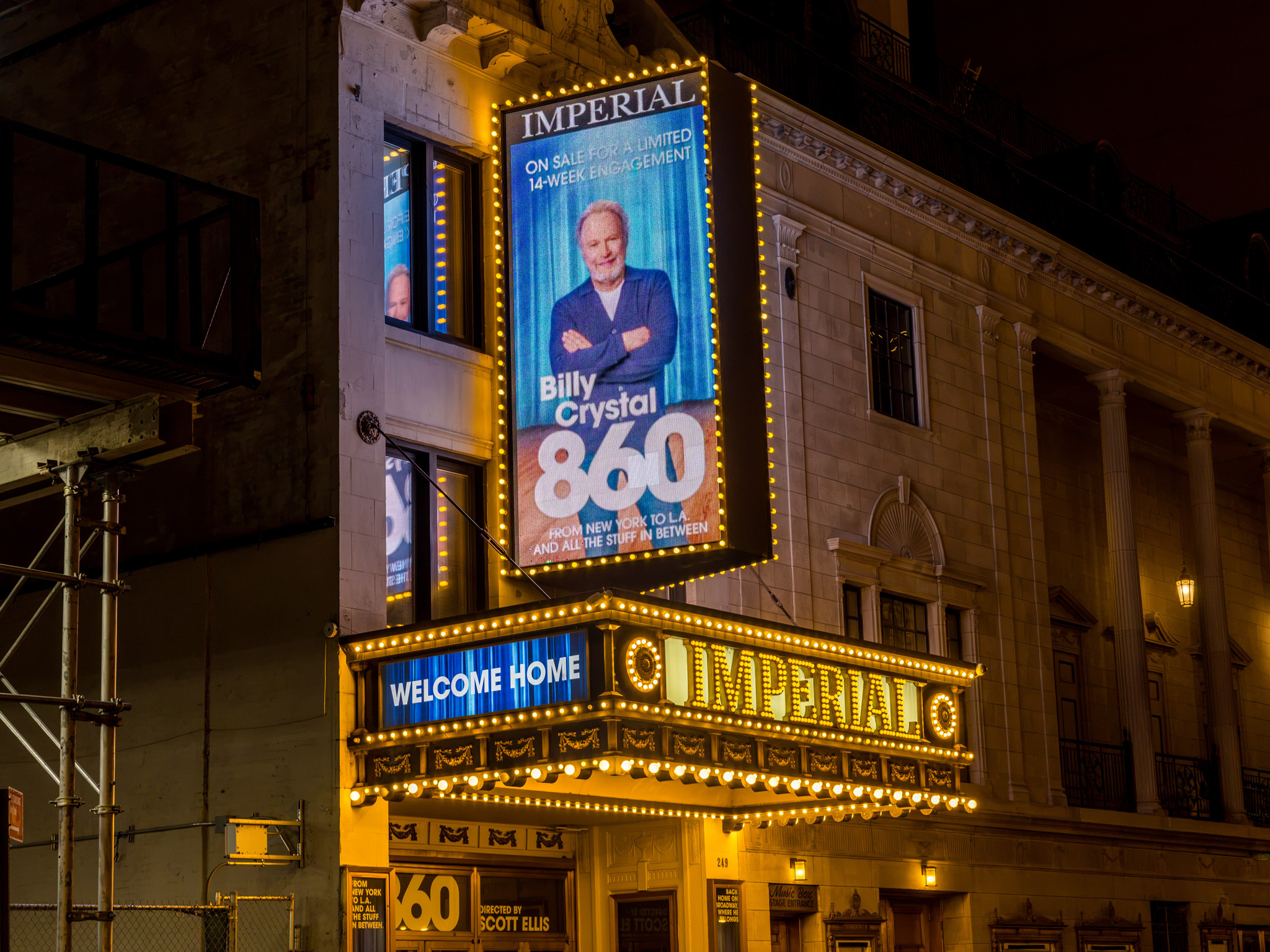 Billy Crystal: 860 Marquee