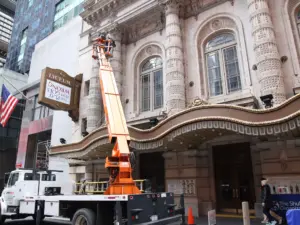 “The Play That Goes Wrong” Earns Mixed Reviews