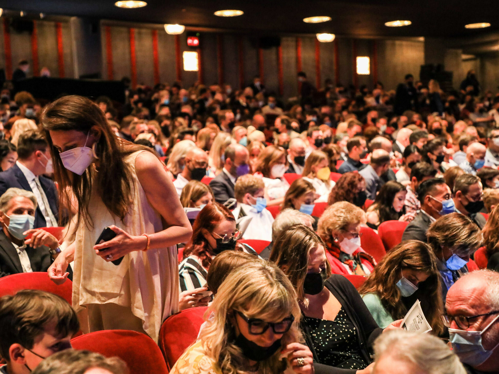 Face Masks Go Optional On Broadway To Boost Flagging Ticket Sales
