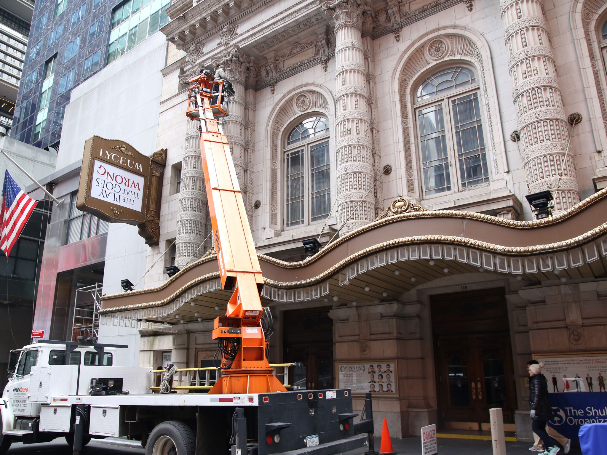 The Play That Goes Wrong Marquee